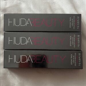 HUDA BEAUTY Sticky Tack Lash Glue - Black and Pink Packaging